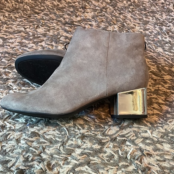 Arizona memory foam booties NWT - Picture 3 of 4